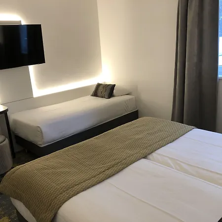 Brit Hotel, & Restaurant - Colmar Est فندق