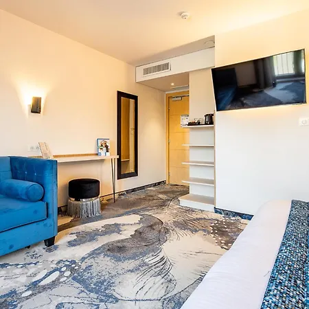 Brit Hotel, & Restaurant - Colmar Est 호텔 3*